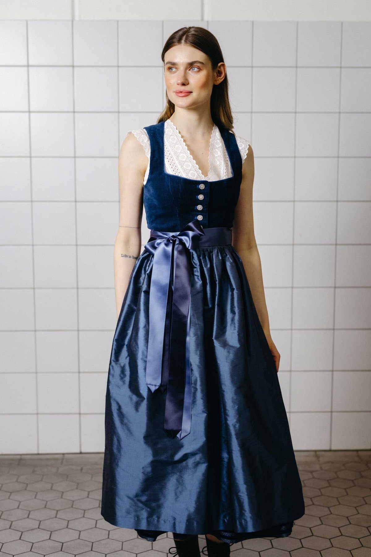 Corddirndl Hannah Blau (lang) - Amsel Fashion